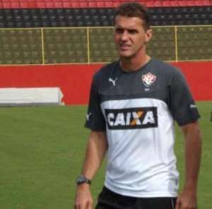 Série B: Vagner Mancini define Vitória com Escudero e novamente sem Mattis