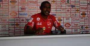 Série C: Baiano, meia ex-Palmeiras e Boca, se apresenta no Vila Nova pronto para estrear