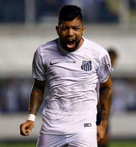 Gabriel lembra retrospecto recente para apostar no Santos no clássico