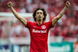 Vitinho e Valdivia serão examinados e podem desfalcar o Inter no sábado