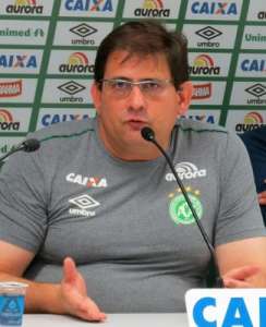 Guto descansa jogadores da Chape e já pensa no Cruzeiro