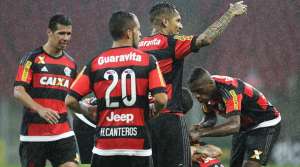 Guerrero treina e Oswaldo confirma retorno diante do Atlético-MG