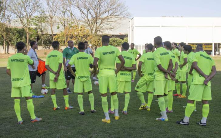Campeão da Copa Verde, o Cuiabá sofre no Brasileiro
