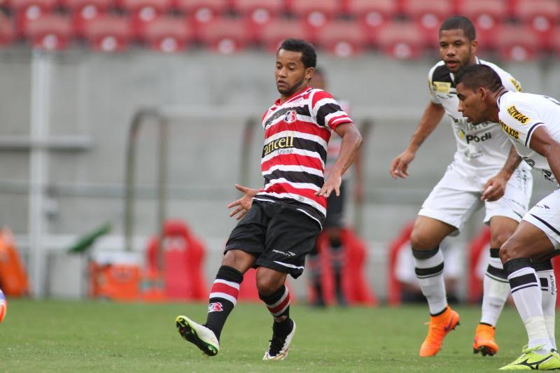 O Santa Cruz bateu o Ceará e encostou de vez no G4