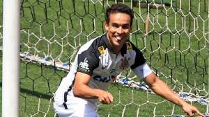 Corinthians 2 x 0 Santos - Clássico com confusão do árbitro, pênalti e Jadson brilhando