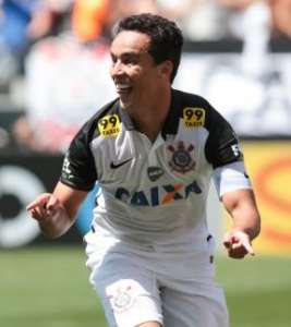 Corinthians bate o Santos e Jadson comeu a bola no Itaquerão