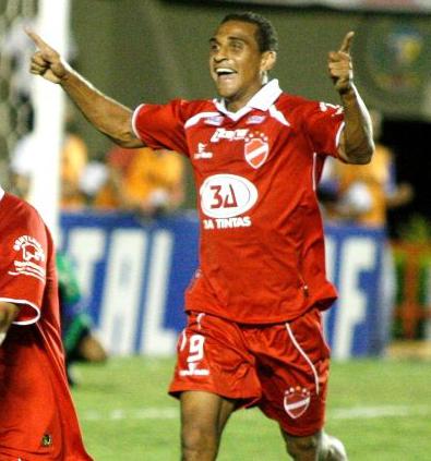 Bruno Lopes marcou o segundo gol do Vila Nova