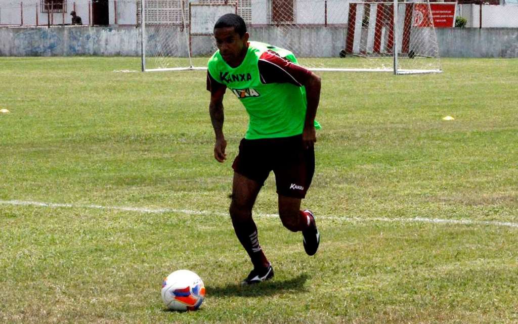 Wellington Saci pede atenção ao CRB contra o Mogi Mirim no Rei Pelé