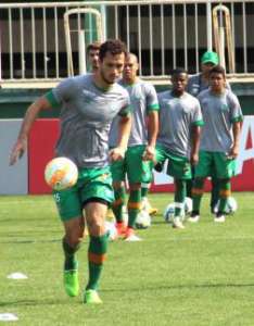 Sem conseguir avião, Chapecoense vai de ônibus para Assunção