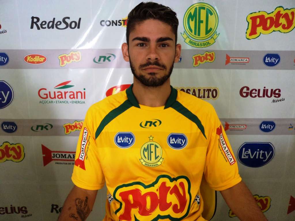 Noé diz estar à disposição do treinador