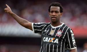 Corinthans renova contrato do zagueiro Gil até 2019