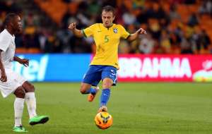 ENQUETE FI: Mais um 7 x 1? Rafinha deixa Seleção e sonha com Alemanha