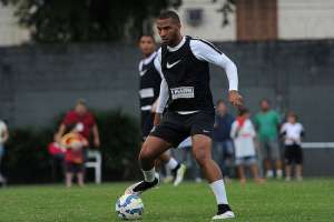 Provável substituto de Ricardo Oliveira, Nilson vê vantagem em jogo às 11h
