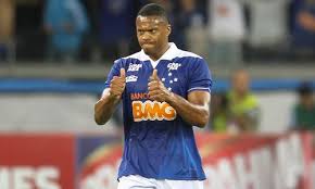 Mano testa Julio Baptista de novo, mas não confirma time do Cruzeiro