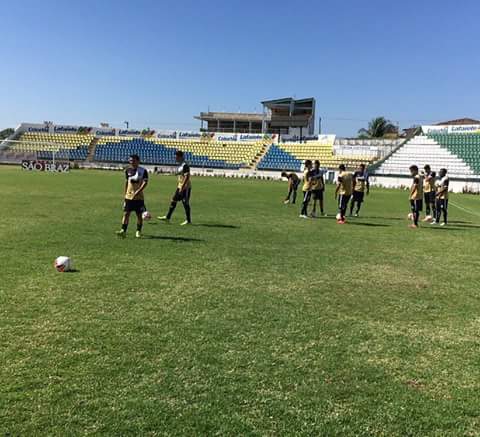 Equipe arapiraquense espera ter apoio da torcida para vencer o confronto