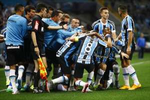 Grêmio 3 x 1 Avaí - Giuliano comanda vitória do tricolor na Arena