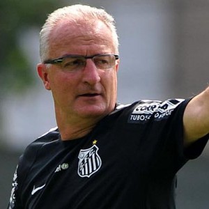 Dorival não se preocupa com desfalques e amplia coro contra jogos às 11h
