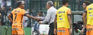 BRASILEIRÃO: Corinthians aumenta diferença do Atlético-MG e Robinho salva Palmeiras no Choque-Rei