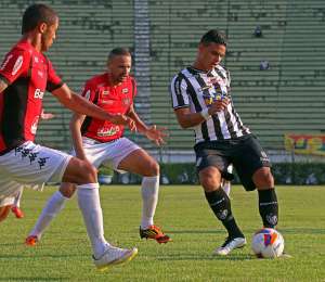 Seleção FI da última rodada da Série C vem com herois e esquema com trio de meias