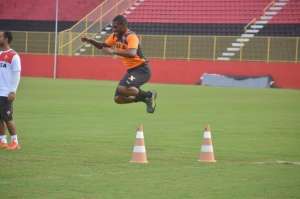Série B: Amaral pede atenção do Vitória no clássico contra o Bahia