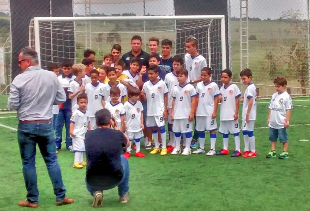 Fenômeno  inaugurou um das filias de sua franquia de escolinha de futebol em Rio Preto -  José Paulo Necchi Oliveira