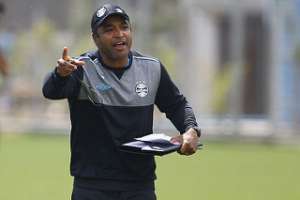 Copa do Brasil: Roger Machado confirma ausência de Maicon, mas faz mistério no Grêmio