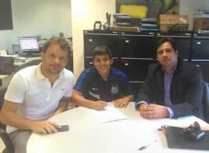 Menino da Vila, volante Lucas Otávio renova com o Santos até 2019