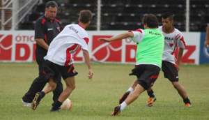Série B: Roberto Cavalo prepara Oeste para encarar o Náutico