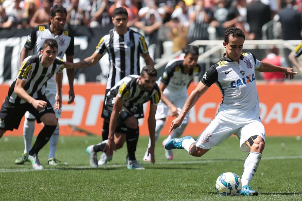 O clássico entre Corinthians e Santos foi um dos jogos realizados às 11h 