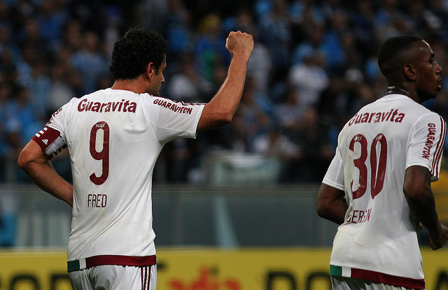 Fred comemora gol que garantiu classificação do Fluminense 