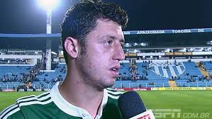 Felipe Menezes continua sendo dúvida no Goiás