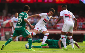 São Paulo não deve ter quatro titulares contra o Atlético-PR