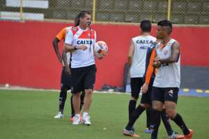 Série B: Vitória encerra preparação para Ba-Vi com rachão descontraído