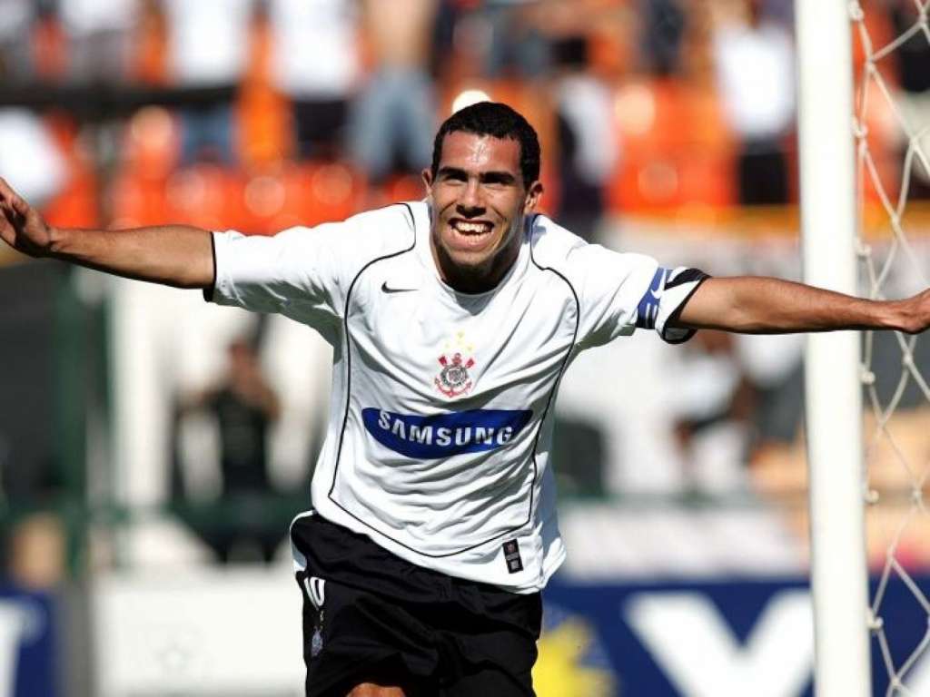 O jogador vestiu a camisa do Timão em 2005 e 2006