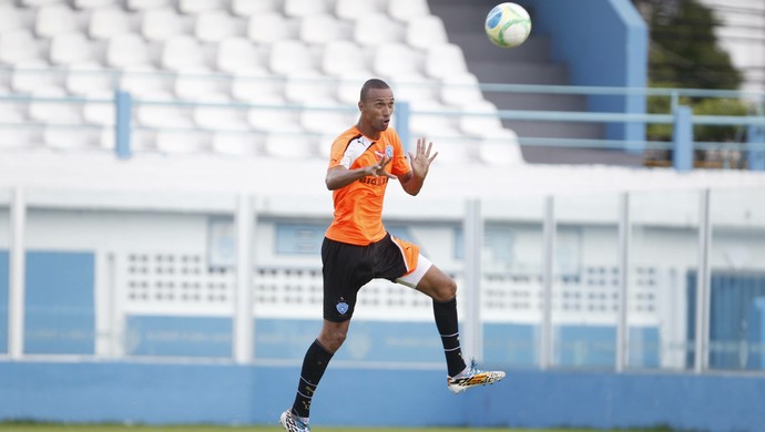 Gualberto sentiu a coxa e não encara o Papão