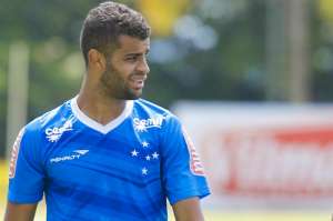 Leandro Damião e Júlio Baptista brigam por vaga de Allison do Cruzeiro