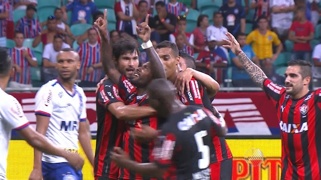 Vitória passa pelo Bahia na Fonte Nova