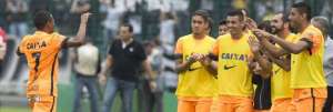 Brasileirão vai ter jogos quentes no domingo com o Corinthians na ponta