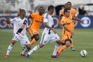 Ponte Preta 2 x 2 Corinthians - Macaca joga bem e segura o líder em Campinas