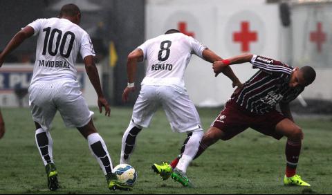 David Braz comemorou 100 jogos pelo Santos, que venceu pela 12ª vez seguida na Vila Belmiro