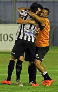 Tupi festejou muito a vitória sobre o ASA