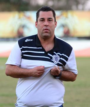 Rio Branco de William Sander assumiu a liderança do Grupo 7