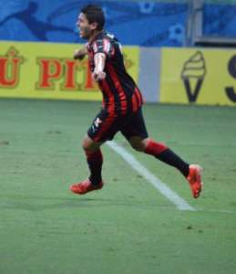 Atacantes que colocaram seus América-MG e Santa Cruz  no G4 estão na Seleção da SÉRIE B