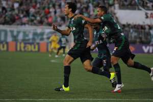 Prass pede humildade ao Palmeiras diante das críticas após 5 a 1