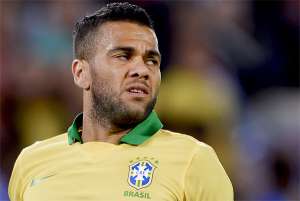 Eliminatórias: Daniel Alves chega confiante à seleção para 'Eliminatória mais difícil do mundo'