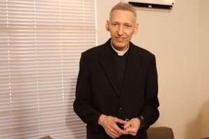 Série B: Com um pé na Série C, ABC recebe terço de Padre Marcelo Rossi