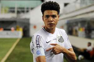 Marquinhos Gabriel tem edema na coxa, mas problema não é grave