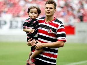 Série B: Zagueiro do Santa Cruz comemora pausa dentro do G4: 