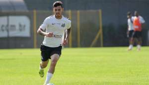 Santos pode perder lateral Zeca para o Benfica, de Portugal