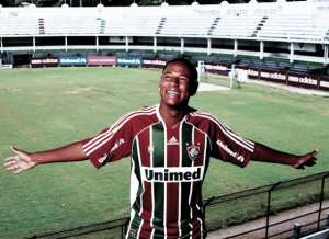 Robert celebra gol e quer aproveitar momento no Fluminense